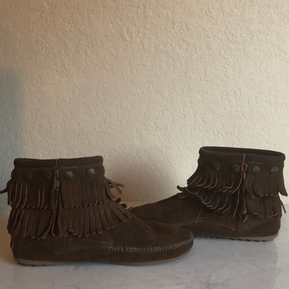 Minnetonka Double Fringe Side Zip Boot - Picture 3 of 8